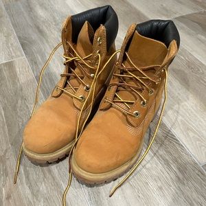 Timberland women’s size 6 boots